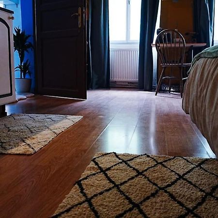 Sahara Studio With Shared Bathroom In City Centre Братислава Екстериор снимка