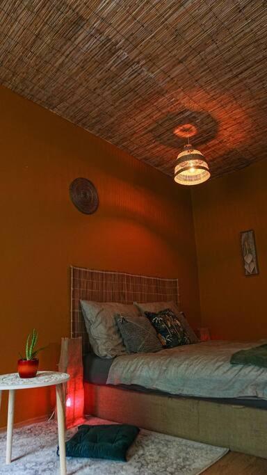 Sahara Studio With Shared Bathroom In City Centre Братислава Екстериор снимка