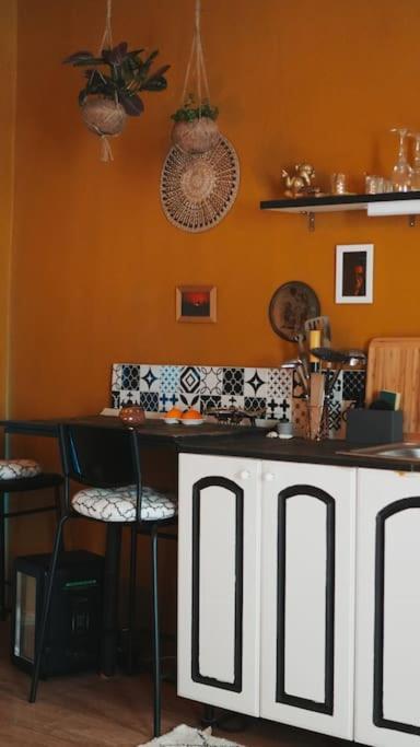 Sahara Studio With Shared Bathroom In City Centre Братислава Екстериор снимка