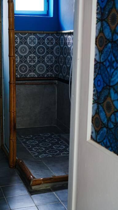 Sahara Studio With Shared Bathroom In City Centre Братислава Екстериор снимка