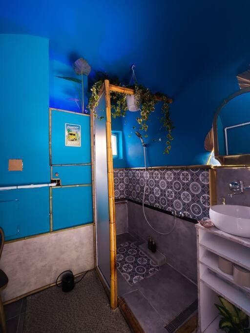 Sahara Studio With Shared Bathroom In City Centre Братислава Екстериор снимка