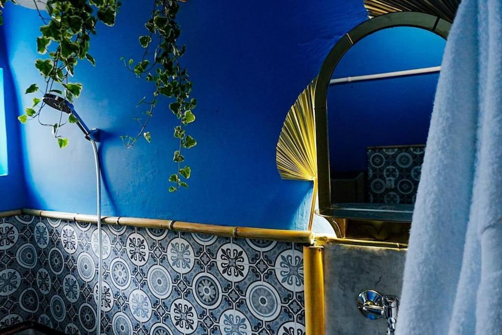 Sahara Studio With Shared Bathroom In City Centre Братислава Екстериор снимка