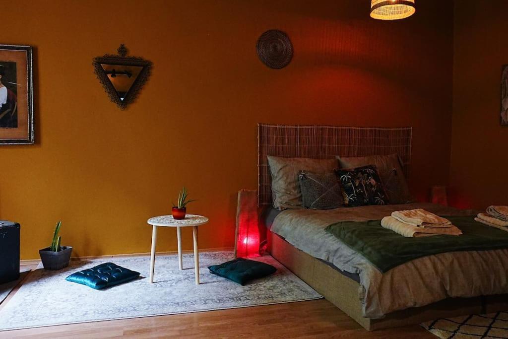 Sahara Studio With Shared Bathroom In City Centre Братислава Екстериор снимка